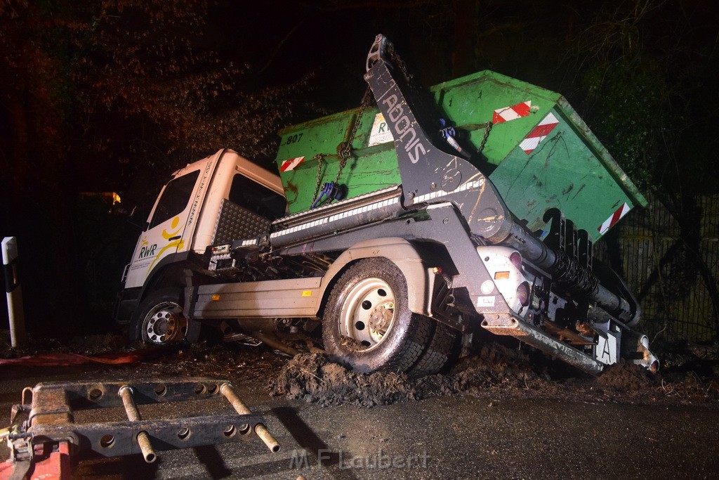 Container LKW umgestuerzt Koeln Brueck Bruecker- Dellbruecker Mauspfad P188.JPG - Miklos Laubert